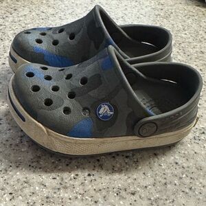 Toddler Camo Crocs - Size 4/5